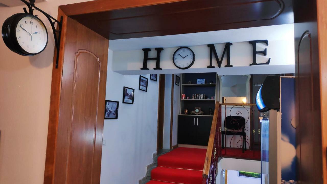 טיראנה Tufina Hostel מראה חיצוני תמונה