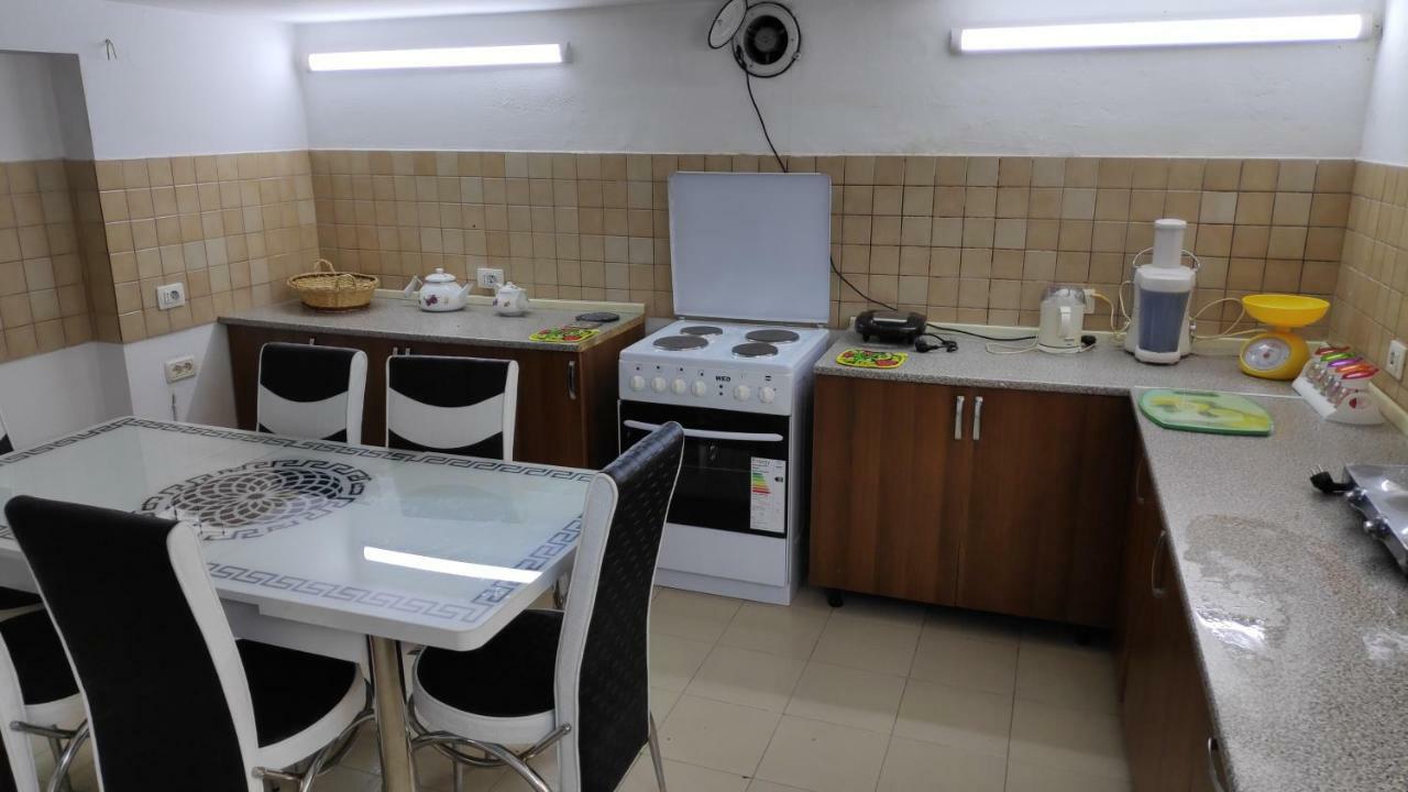 טיראנה Tufina Hostel מראה חיצוני תמונה