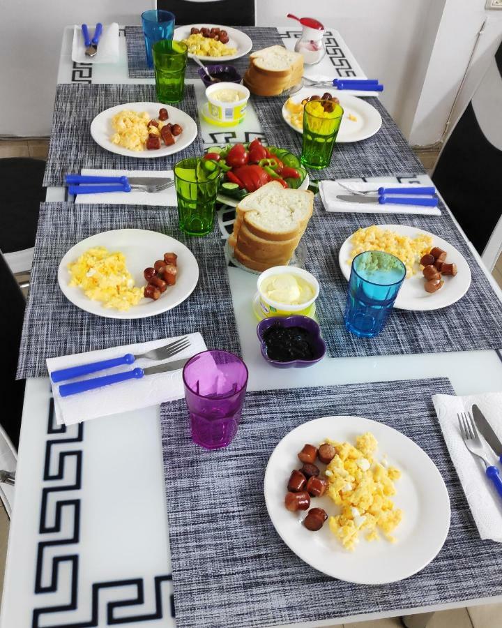 טיראנה Tufina Hostel מראה חיצוני תמונה