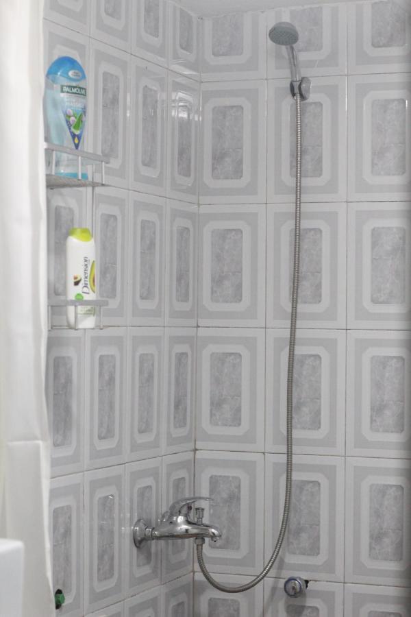 טיראנה Tufina Hostel מראה חיצוני תמונה